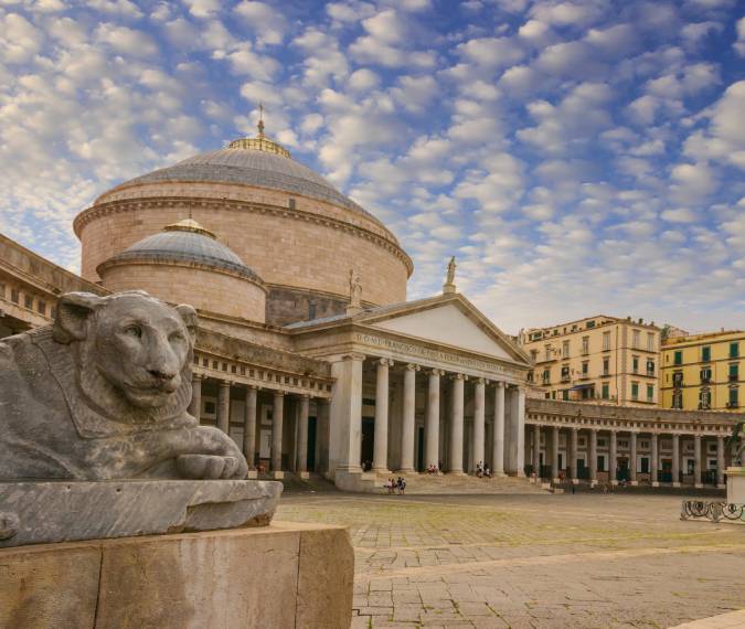 Parcheggi presso Piazza del Plebiscito Napoli