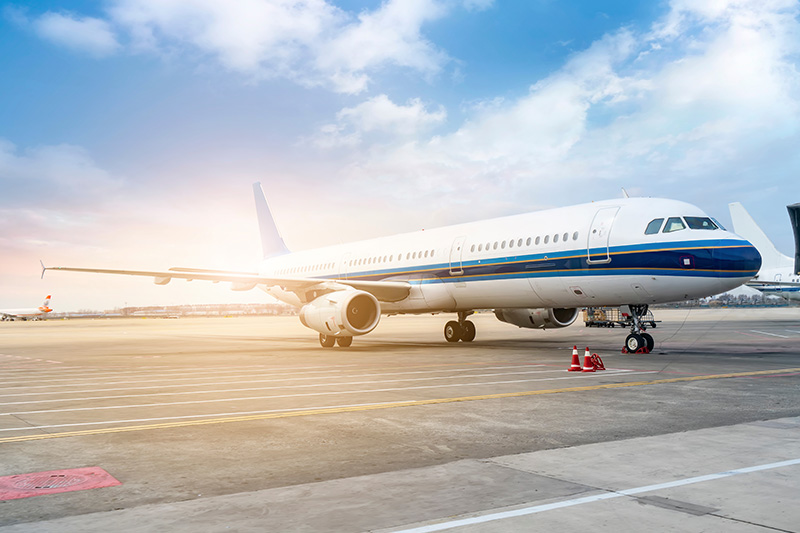 Aereo su pista di Aeroporto Venezia Marco Polo