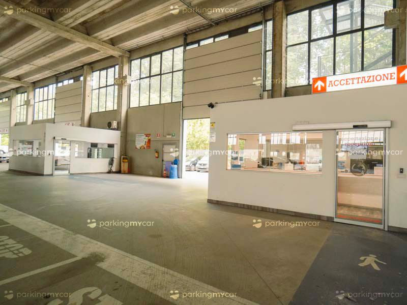 King Parking - Aeroporto Malpensa Entrata parcheggi al coperto King Parking - Aeroporto Malpensa