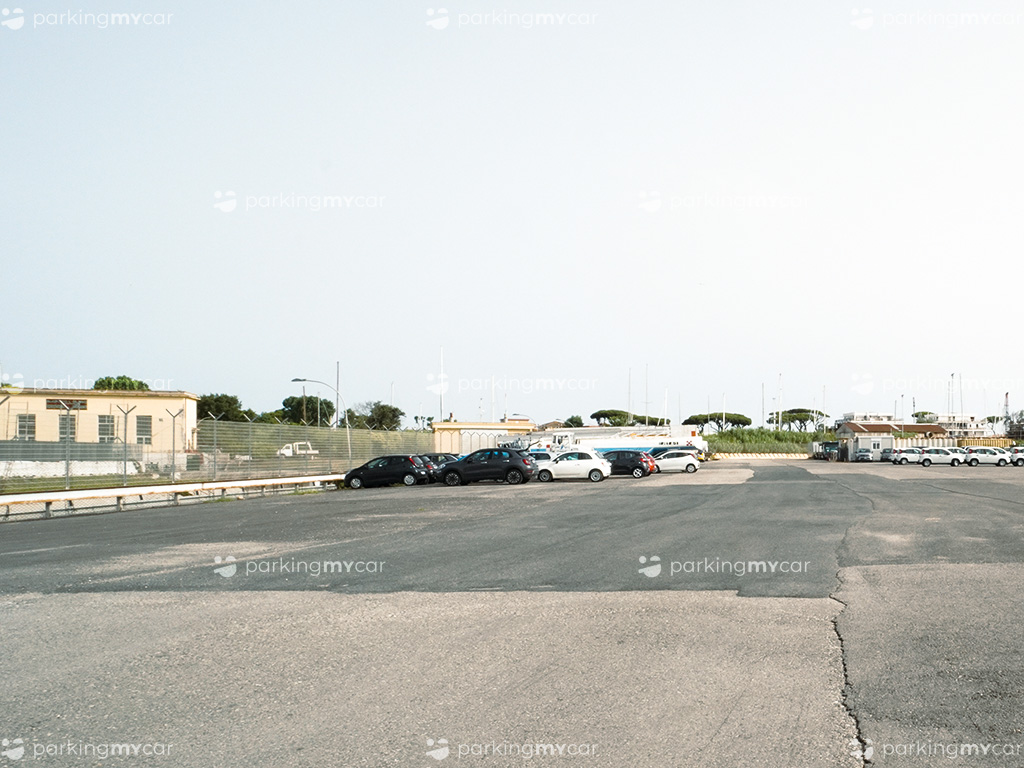 Air Bus Parking - Aeroporto Roma Fiumicino Posti auto scoperti Air Bus Parking - Aeroporto Roma Fiumicino