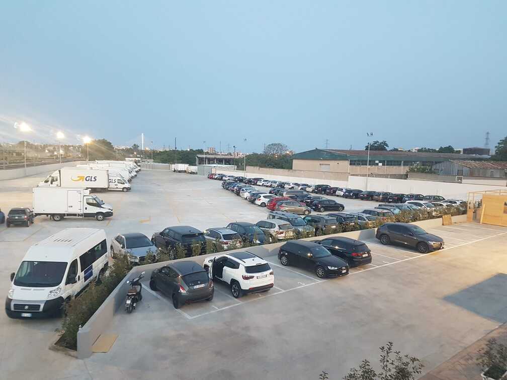 ParkingMyCar Bari Porto Posti auto all'aperto