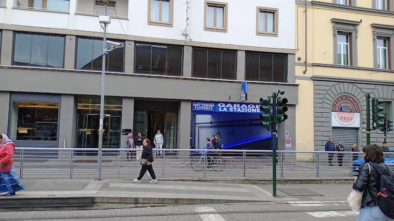 Garage La Stazione - Firenze Santa Maria Novella Ingresso Garage La Stazione - Firenze Santa Maria Novella