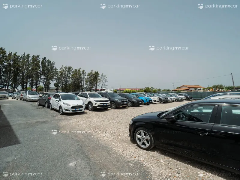 Best Parking - Aeroporto Ciampino Auto parcheggiate all'aperto Best Parking - Aeroporto Ciampino