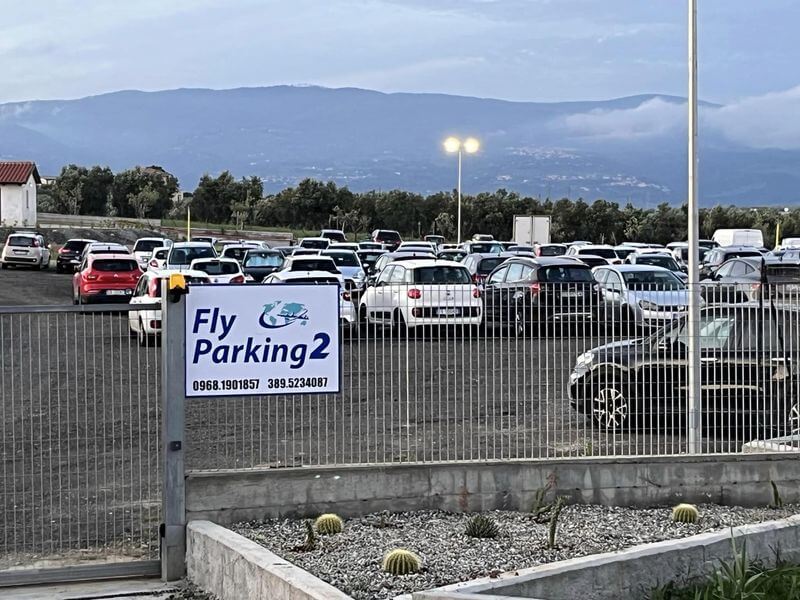 Fly Parking 2 - Stazione Lamezia Terme Ingresso Fly Parking 2 - Stazione Lamezia Terme