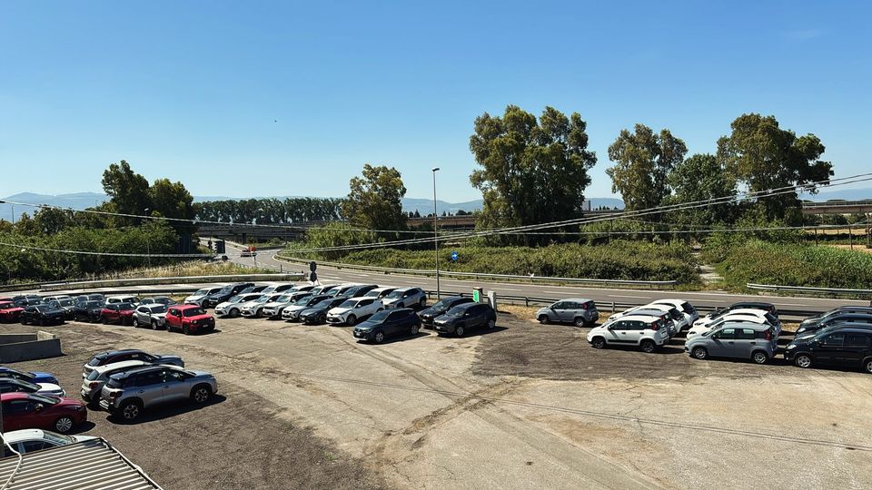 Unirei Parking - Stazione Lamezia Terme Vista dall'alto Unirei Parking - Stazione Lamezia Terme
