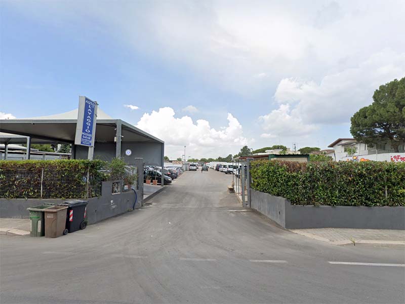 Antares Garage - Porto Bari Ingresso Antares Garage - Porto Bari