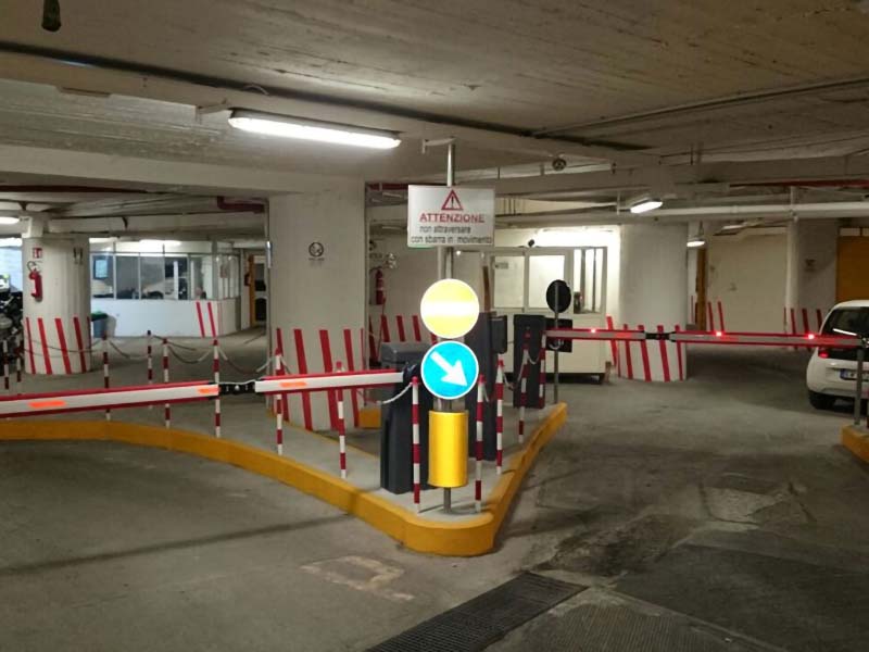 Garage Loreto - Napoli stazione centrale uscita Garage Loreto - Napoli stazione centrale